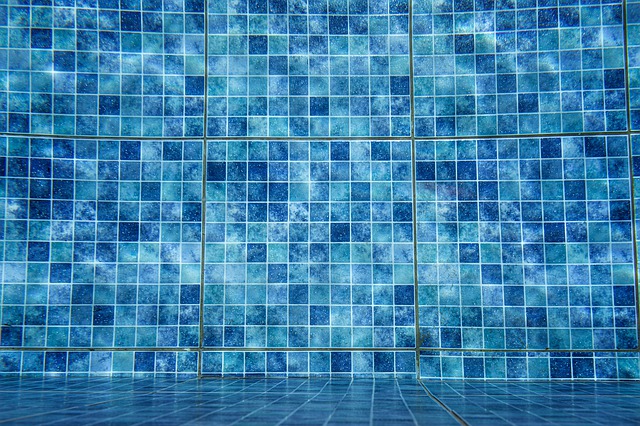 swimming-pool-4638912_640